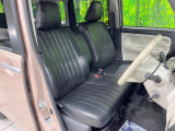運転席シート廻りは使用感も少なく、良好な状態となっています。丁寧に使われていたことがよくわかりますね。