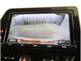 バックガイドモニターで、後方を確認しながら安心して駐車することができます。運転初心者も熟練者も必須の機能ですよ!