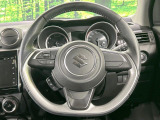 【純正革巻きステアリング】上質な革を使用することで、手にしっかり馴染みとても運転しやすいハンドルです♪