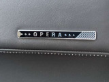 内装はOPERA仕様となります。