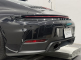 オプション:助手席フットウェルストレージネット、PORSCHE ロゴLEDドアカーテシーライト