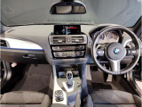 ☆センターパネルを運転席側に僅かに傾けたBMW独特のインパネ☆【駆け抜ける歓び】はここからもスタートしております☆