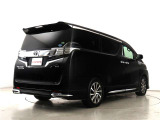 当店では、厳選された車両のみ展示しております。アルファード・ヴェルファイアに特化した専門店ならではの豊富な在庫の中から、お気に入りの一台をお探しください!
