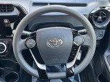 インテリアに合わせたデザインのステアリングは、運転される方のことも考え、運転しやすい形状、大きさです。是非一度、実際に触ってお確かめください。