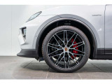22インチ RS Spyder Design ホイール搭載です。