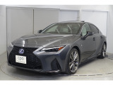 レクサス車らしい細部までこだわった高級感と見る人を一目で虜にするエモーショナルな魅力を持ち合わせております。