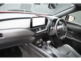 高級感あるインパネ周りです。