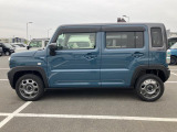 コンパクトながら圧迫感の無い車内となっております。