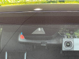 【トヨタセーフティセンス】走行中に前方の車両等を認識し、衝突しそうな時は警報とブレーキで衝突回避と被害軽減をアシスト。より安全にドライブをお楽しみいただけます。