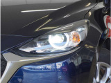 【LEDヘッドライト】省電力で長寿命の明るく運転しやすいLEDヘッドランプです。明るく照らすので暗い夜道からお客様を守ってくれます。お近くの広島マツダまでお越しください。