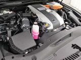 2AR-FSE型 2.5L 直列4気筒 DOHCエンジンと交流同期電動機のハイブリッドシステム搭載、駆動方式はFRです。