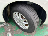 タイヤサイズは185/70R14です。