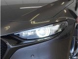 【LEDヘッドライト】省電力で長寿命の明るく運転しやすいLEDヘッドランプです。明るく照らすので暗い夜道からお客様を守ってくれます。お近くの広島マツダまでお越しください。