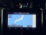 ディスプレイオーディオやカーナビは、現代のドライブにおいて欠かせない装備のひとつです。初めての場所でも迷いにくく、快適なルート案内で運転をサポートします。移動中のエンターテインメント性も高まります。