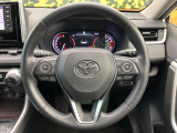 【純正革巻きステアリング】上質な革を使用することで、手にしっかり馴染みとても運転しやすいハンドルです♪