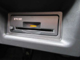 『ETC2.0』を装着しています♪♪ 有料道路での料金所の手間を省いて運転に集中できます♪♪ 車から離れる時はカードの抜き取りをお忘れなく♪♪