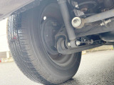 お車を安心してお乗りいただく為には、足回りの定期点検が欠かせません。サービスサポート(有償保証)では無料点検もご提供しており、安心のカーライフをお過ごしいただけるサポート体制が整っています。