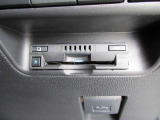 【ETC車載器】はビルトインタイプで、スッキリとしたデザイン