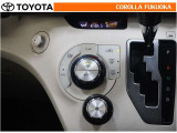 オートタイプのエアコンです。自動で風量を制御し、心地よい空気に包まれた快適な空調をつくります。