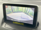 【バックカメラ】駐車時に後方がリアルタイム映像で確認できます。大型商業施設や立体駐車場での駐車時や、夜間のバック時に大活躍!運転スキルに関わらず、今や必須となった装備のひとつです!