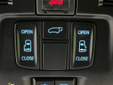 【両側パワースライドドア】スマートキーや運転席のスイッチで後席両側スライドドアの開閉が可能♪電動だから力を入れてドアを開ける必要が無く、小さなお子様でも簡単に開け閉めでき快適です♪
