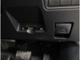 窓を開けずに料金所を通過できる今やもう必需品のETC!インパネにスッキリ装着したビルトインタイプです♪ETCカードの入れ忘れ・抜き忘れを音声やアラームで教えてくれるので、入れ忘れ・抜き忘れを防げます♪