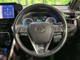 【純正革巻きステアリング】上質な革を使用することで、手にしっかり馴染みとても運転しやすいハンドルです♪