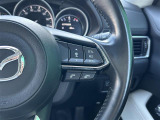【マツダ・レーダー・クルーズ・コントロール(MRCC)】先行車との速度差や車間距離を認識し、設定した車速内で車間距離を自動で調整・維持することで、高速道路などでドライバーの負担を軽減します。