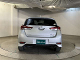 バックカメラが付いているので後方確認が非常にしやすいです。今や運転初心者も熟練者も必須装備!ついていて損はないですね♪