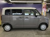 エンジンルーム、室内、クリーニング済みです。厳選したお車を屋内展示場にて展示中☆車両品質には自信がございます!ぜひ一度ご来店ください!!