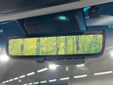 【デジタルインナーミラー】後席の大きな荷物や同乗者で後方が確認しづらい時でも安心!カメラが撮影した車両後方の映像をルームミラー内に表示。クリアな視界で状況の確認が可能です!