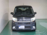 明度の高いLEDヘッドライトで、夜間の運転も安心です。