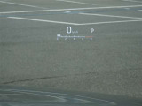 カラーヘッドアップディスプレイ付き。少ない視線移動で情報を確認できるので、運転の疲労軽減に繋がりますよ♪