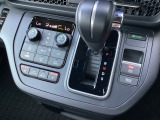 ☆シートヒーター☆エアコンの暖房をつけると頭がボーっとなりませんか?シートヒーターならその症状も解消できるかも知れません♪