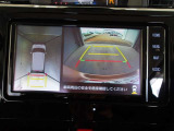 バックモニター付きで慣れない駐車場や車庫入れをサポートします。