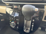 スポーツシフトに入れてマニュアル車感覚の走行が出来ます。山道走行や高速道路の走行に大活躍です★