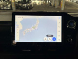 ディスプレイオーディオやカーナビは、現代のドライブにおいて欠かせない装備のひとつです。初めての場所でも迷いにくく、快適なルート案内で運転をサポートします。移動中のエンターテインメント性も高まります。