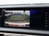 お車選びをお楽しみ頂けるよう、在庫車の展示スペースを十分に確保しております。