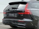◆バック/万が一を考え、安全性を重視する方に選ばれているVOLVO車。ドアを開閉するとその重み・厚みに驚くはず