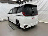 走りにこだわりながら収納力も持ち合わせたお車です。