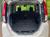 普段のお買い物や通勤、送迎等に十分な荷室スペースを確保しております。セカンドシートを倒すと、大きな荷物の積載も可能です♪