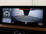 上から車両を見下ろしたような映像をナビゲーション画面に表示する「パノラミックビューモニター」を搭載しています。
