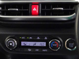 車内を快適に、オートエアコンを装備しています。
