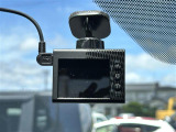 【ドライブレコーダー】映像・音声などの運転中の記録を残します。事故などを起こした起こされた時の証拠になりえますので、もしも時でも安心ですね。