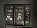 【両側パワースライドドア】スマートキーや運転席のスイッチで後席両側スライドドアの開閉が可能♪電動だから力を入れてドアを開ける必要が無く、小さなお子様でも簡単に開け閉めでき快適です♪