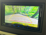 【バックカメラ】駐車時に後方がリアルタイム映像で確認できます。大型商業施設や立体駐車場での駐車時や、夜間のバック時に大活躍!運転スキルに関わらず、今や必須となった装備のひとつです!