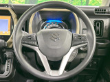 インテリアに合わせたデザインのステアリングは、運転される方のことも考え、運転しやすい形状、大きさです。是非一度、実際に触ってお確かめください。