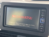 【純正ナビ】人気の純正ナビを装備しております。ナビの使いやすさはもちろん、オーディオ機能も充実!キャンプや旅行はもちろん、通勤や買い物など普段のドライブも楽しくなるはず♪