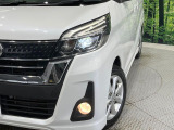 【LEDヘッドライト】悪天候や夜間走行時も良好な視界を確保し安心して運転できる高輝度LEDヘッドライトを装備!点灯速度が早く、消費電力も抑えられています。