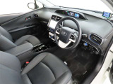 シンプルで使いやすいデザインの運転席です。